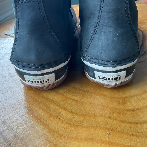 SOREL Out N About Waterproof Black Leather & Rubber Lace Up Duck Boots Size 9 - Picture 5 of 12